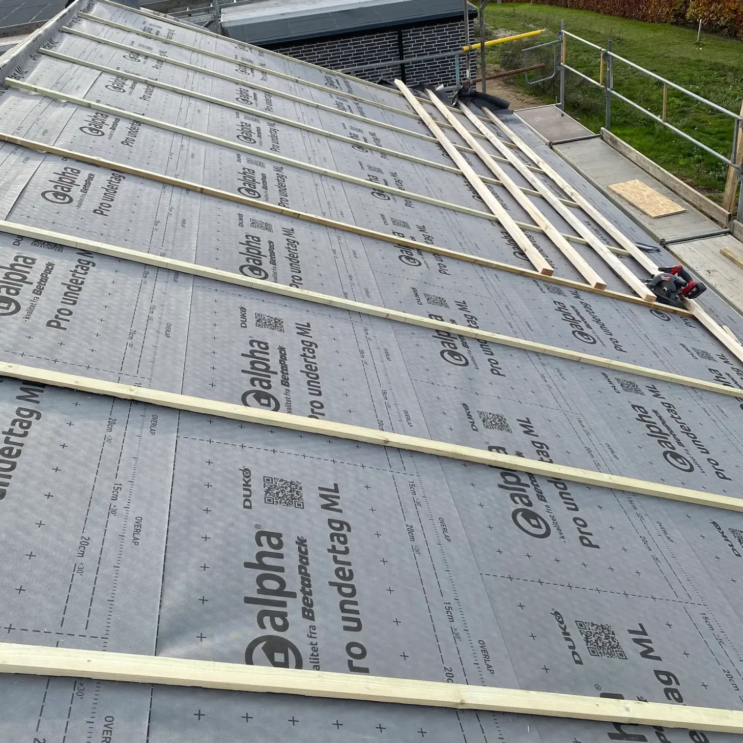 Alpha undertag ML sort/grå 1,1 x 50 m