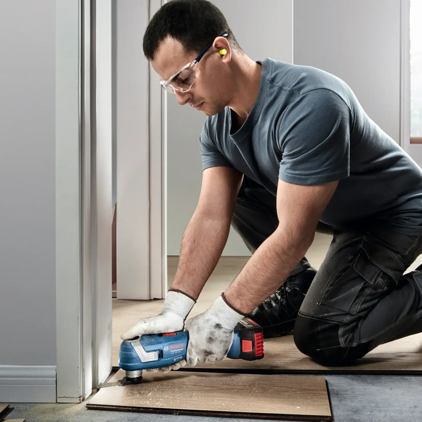 Bosch GOP 18V-34 Professional multicutter solo