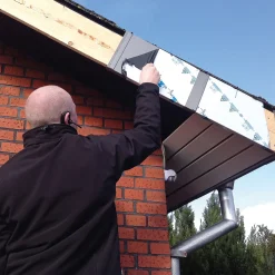 Bygtjek win stern 200 mm sort/alu - pk. m/5 stk. á 41 cm = 2,05 m