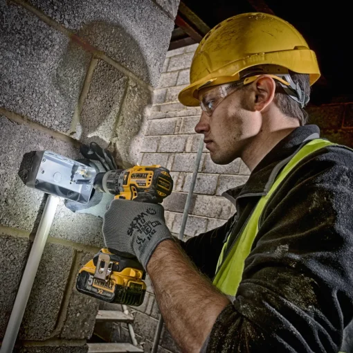 DeWALT DCD796P2 18V XR slagbore/skruemaskine 2x5,0 Ah batteri og lader