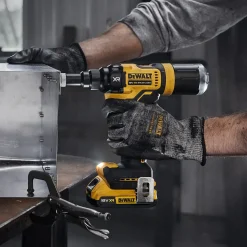 DeWALT DCF403NT-XJ nittepistol 18V XR til 2,4-4,8 mm nitter solo
