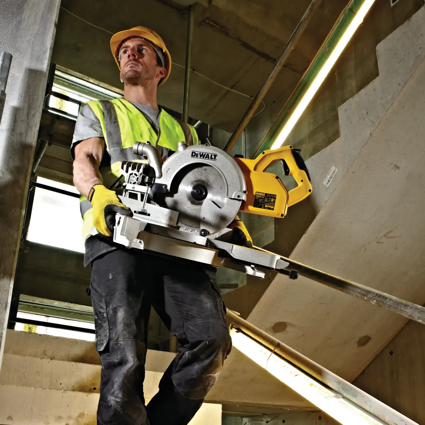 DeWALT DWS778 kap-/geringssav 1850 W Ø250 mm