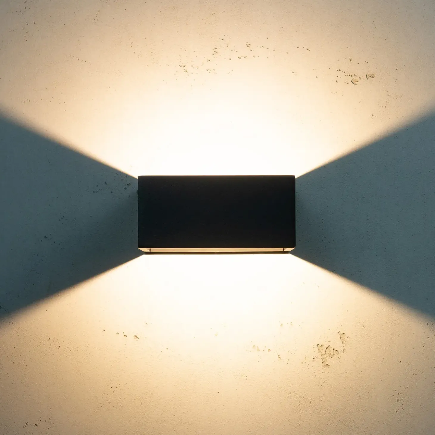 Dyberg Larsen Jupiter udendørs væglampe