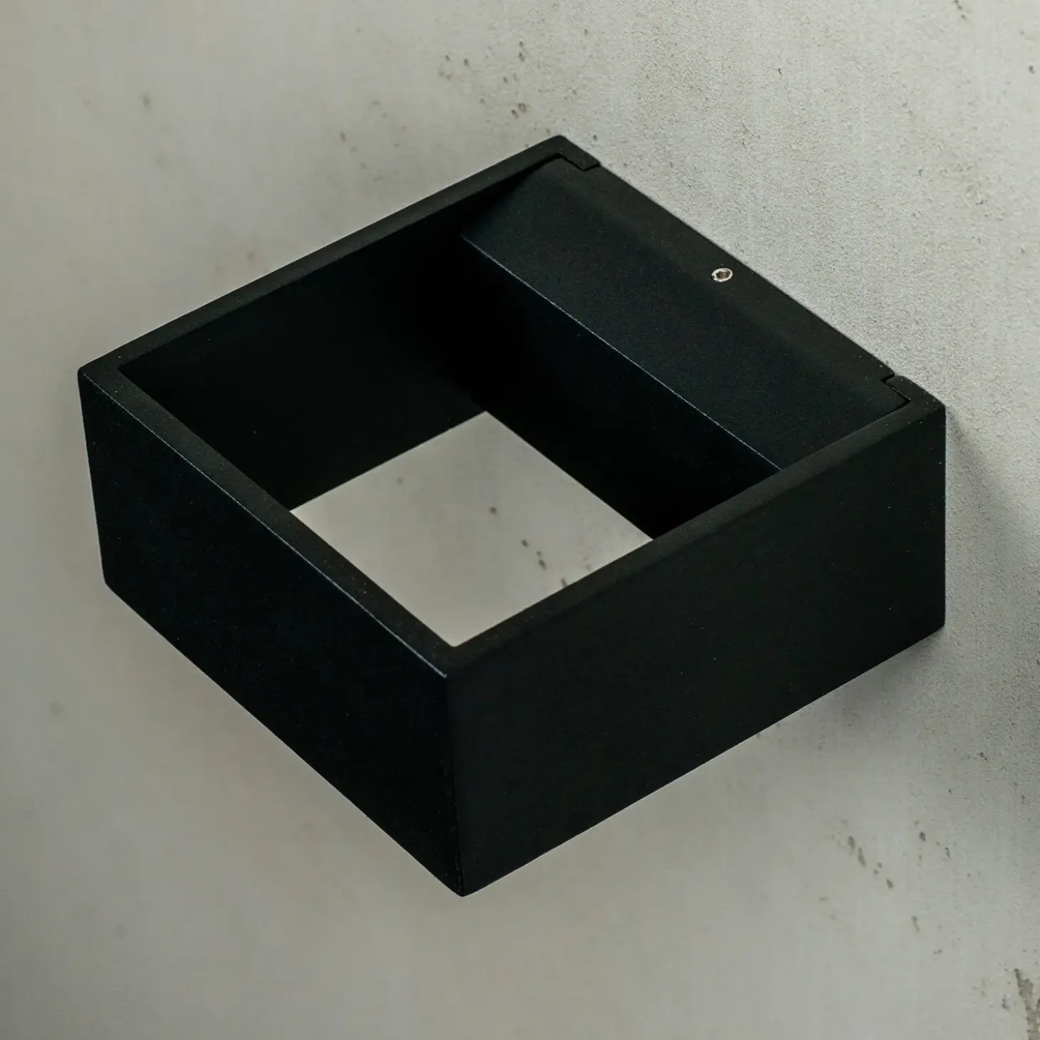 Dyberg Larsen Jupiter udendørs væglampe