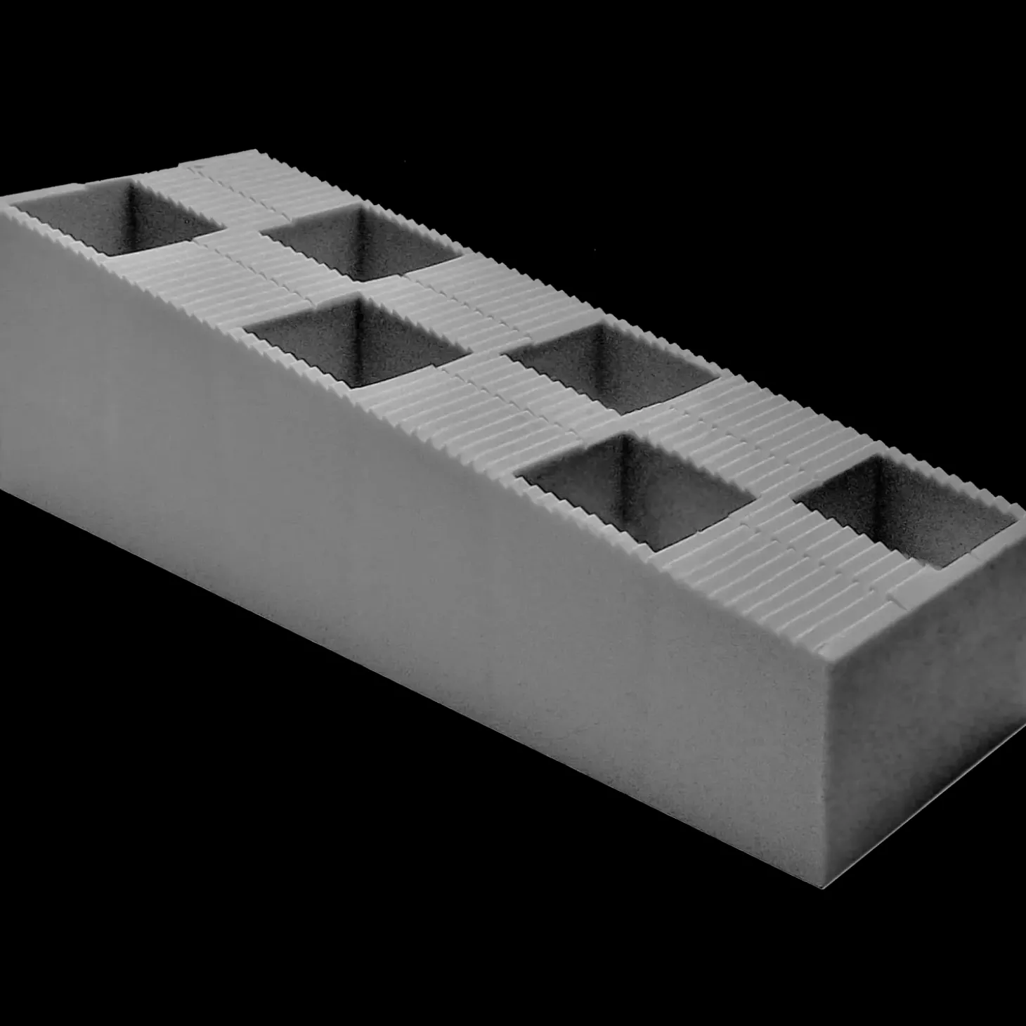 Knudsen Kilen Plastkile Grå.