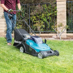 Makita DLM432PT2 2x18V LXT plæneklipper 2x5,0 Ah batteri/lader