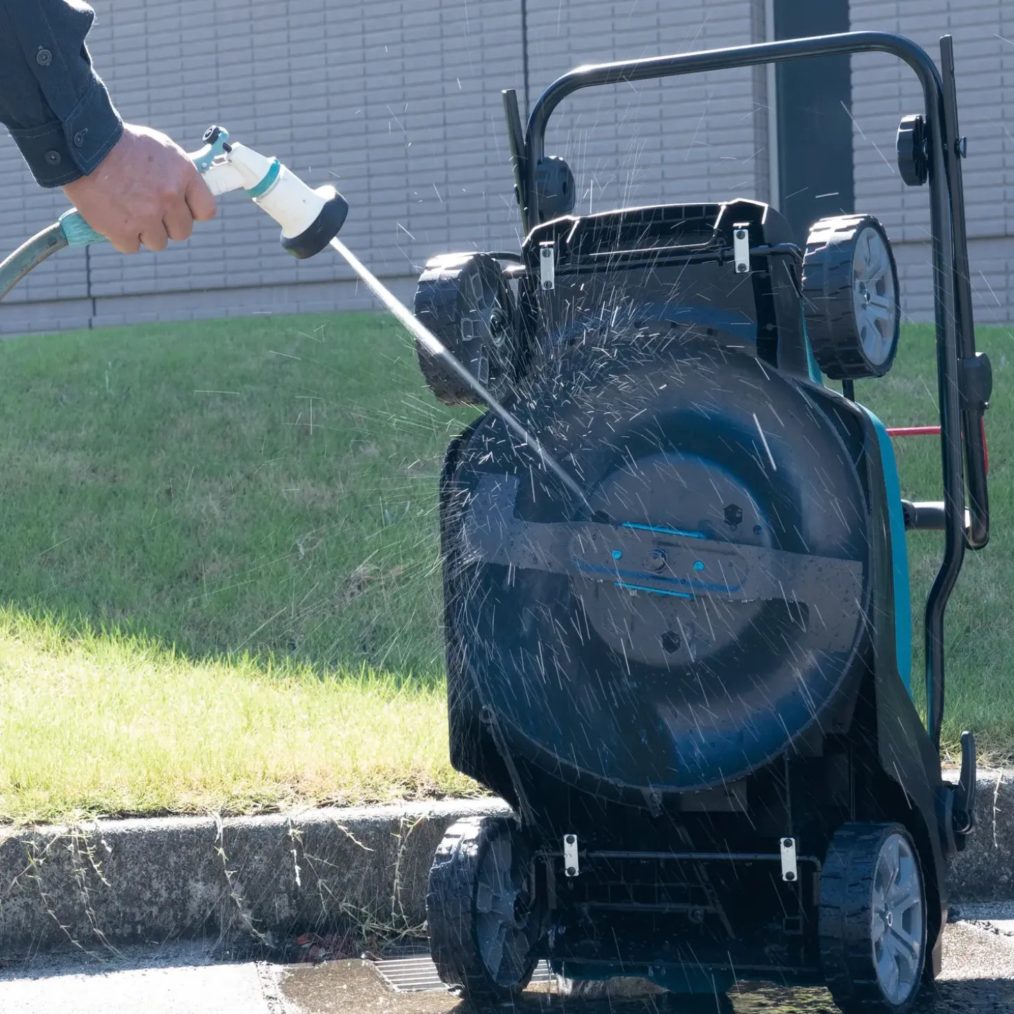 Makita LM003GM103 40V XGT® plæneklipper 38 cm 4.0Ah batteri/lader