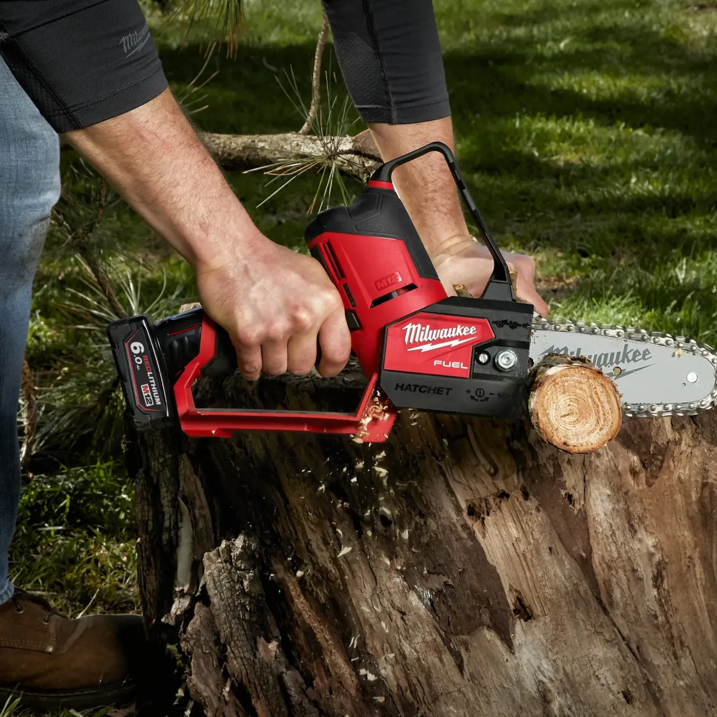 Milwaukee FHS-602X kædesav M12 inkl. 2x6,0 Ah batterier, lader og HD box