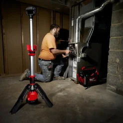 Milwaukee M12™ SAL-0 arbejdslampe m/stativ solo