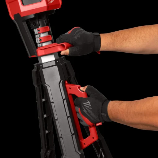 Milwaukee M18 SAL-0 18V arbejdslampe på stativ solo