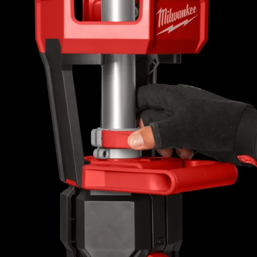 Milwaukee M18 SAL-0 18V arbejdslampe på stativ solo