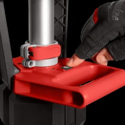 Milwaukee M18 SAL-0 18V arbejdslampe på stativ solo