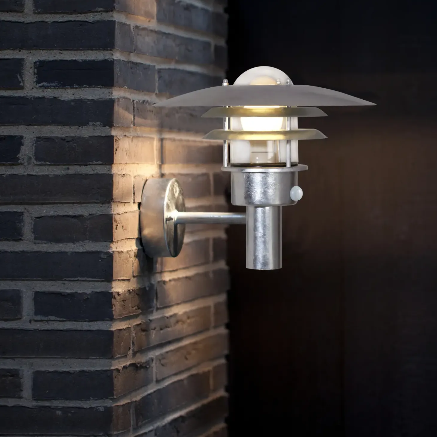 Nordlux Lønstrup 32 udendørs væglampe sort