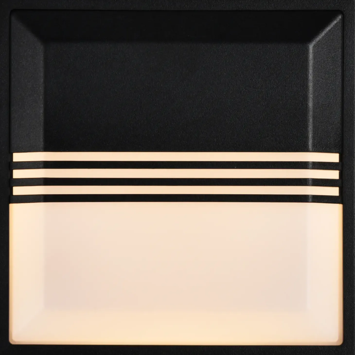 Nordlux Oliver udendørs firkantet væglampe sort