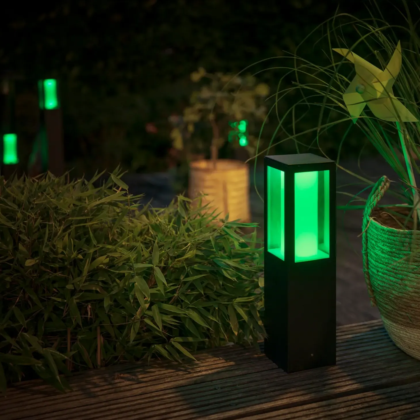 Philips Hue Impress udendørs piedestal 2x8W sort