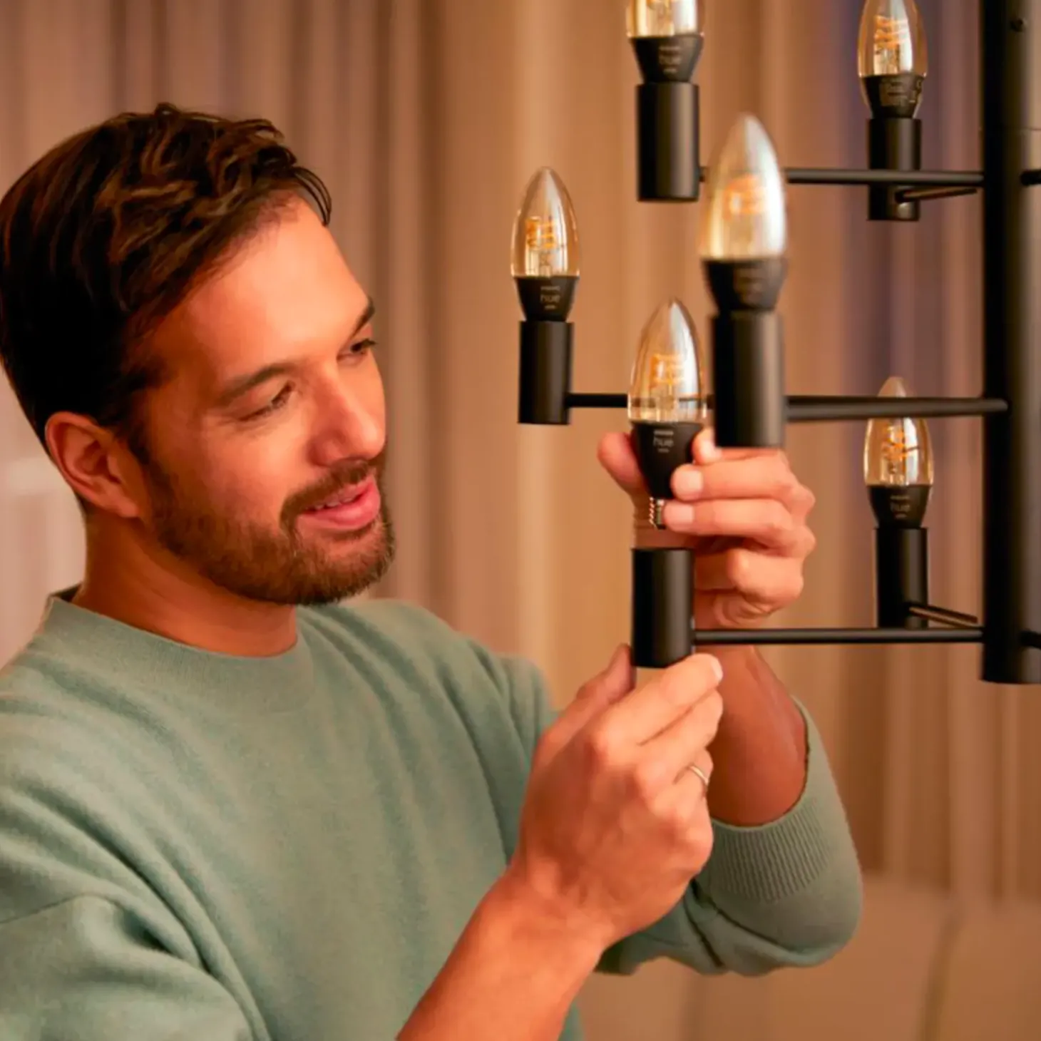 Philips Hue White LED filament kertepære E14