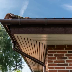 Plastmo tagrende nr. 12, 3 m brun