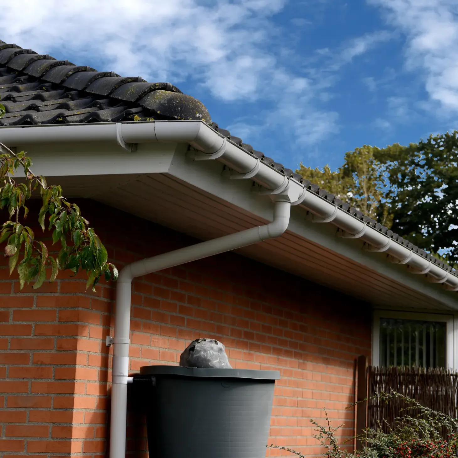 Plastmo tagrende nr. 11, 3 m grå