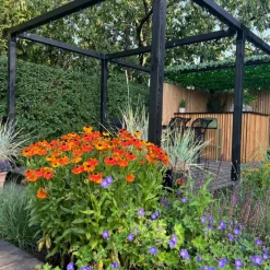 Plus Cubic forlængerbeslag t/stolpe enkelt sort