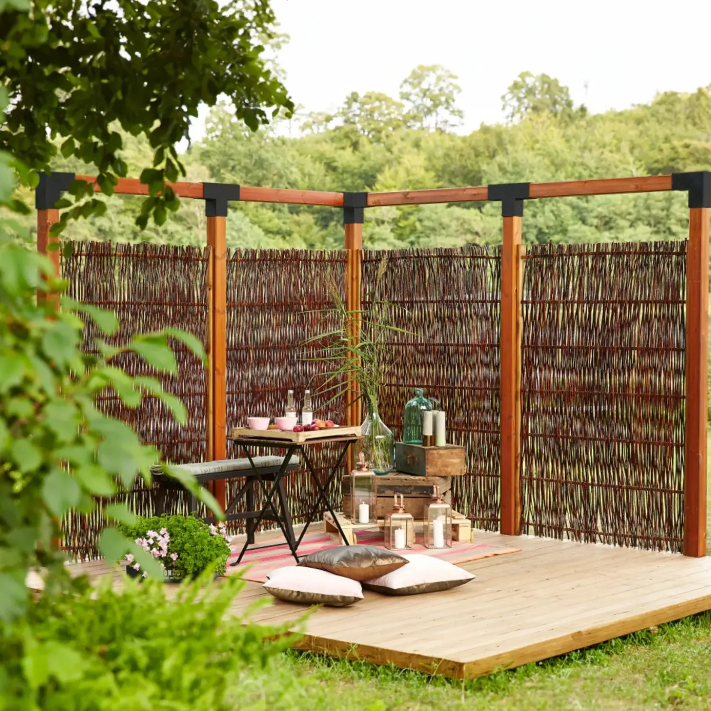 Plus Cubic hjørnebeslag t/stolpe enkelt sort