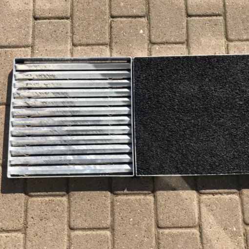 Plus Cubic rist sort 2 stk - 40x40x3,5 cm