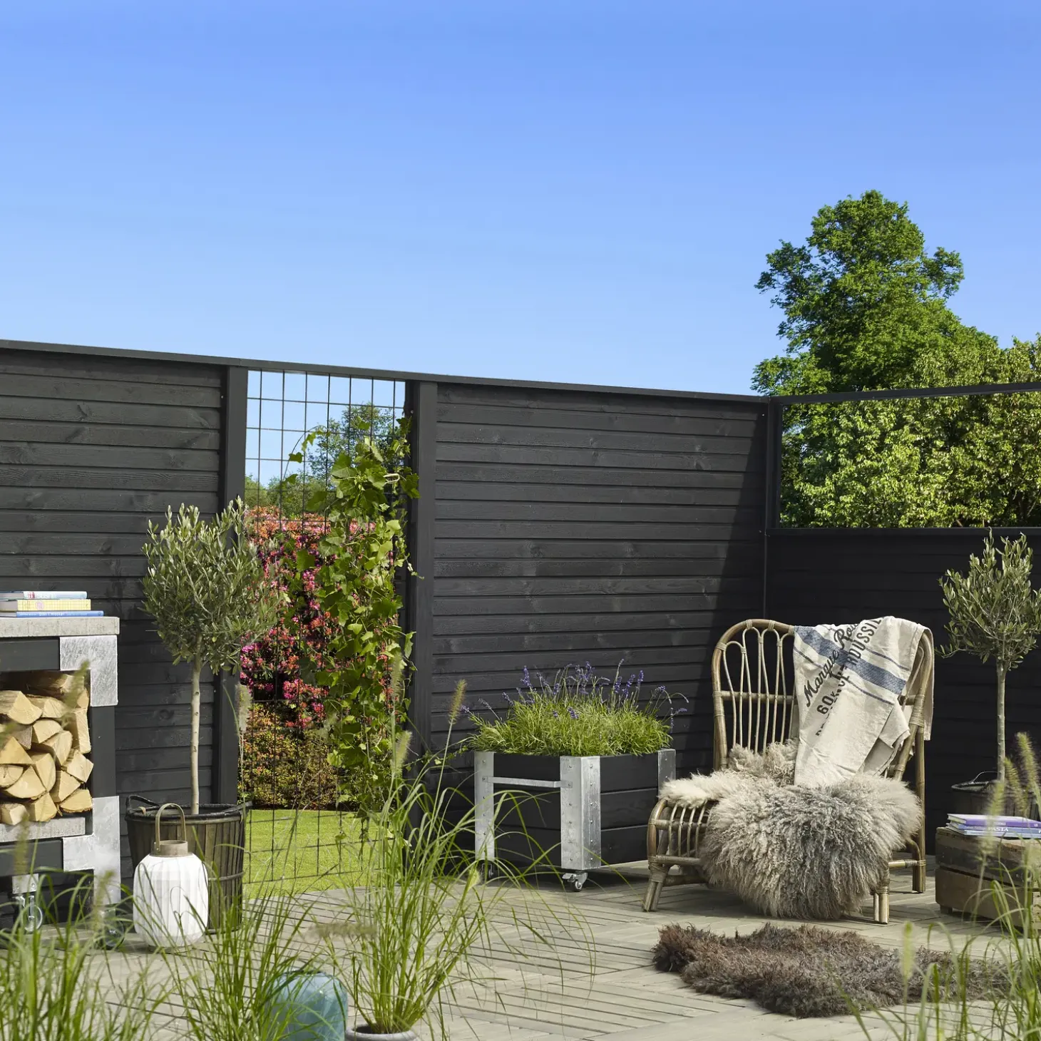 Plus Plank profilhegn 174x91 cm sort