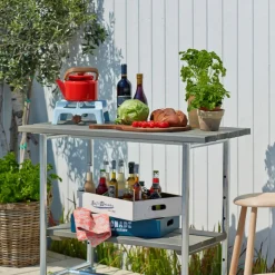 Plus Urban grill-/plantebord med 1 hylde grundmalet gråbrun