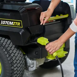 Ryobi RY72ZTRX107-210 72V 107 cm zero turn plæneklipper 2x10 Ah batt.