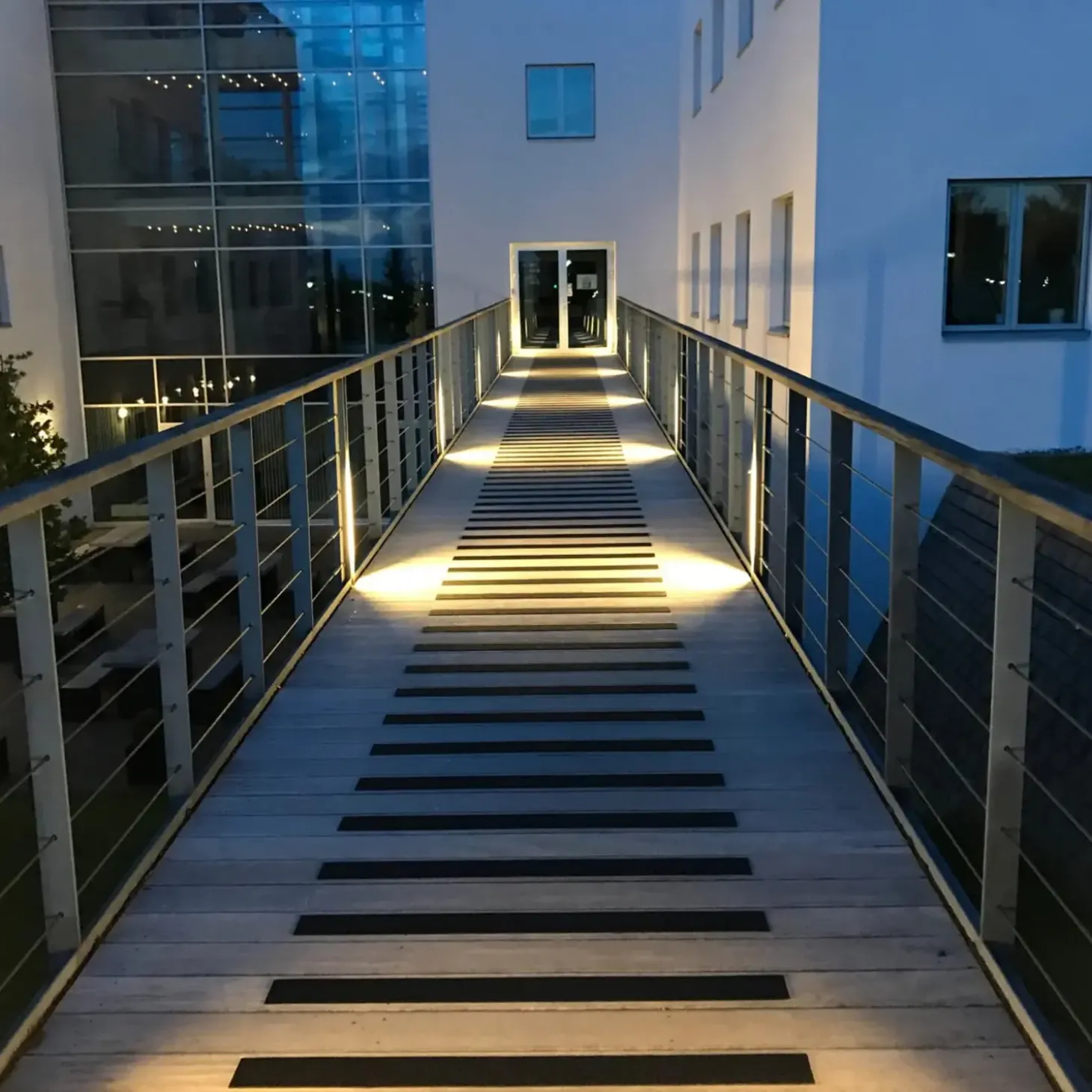 Skridsikker grp liste 50x1000 mm grå