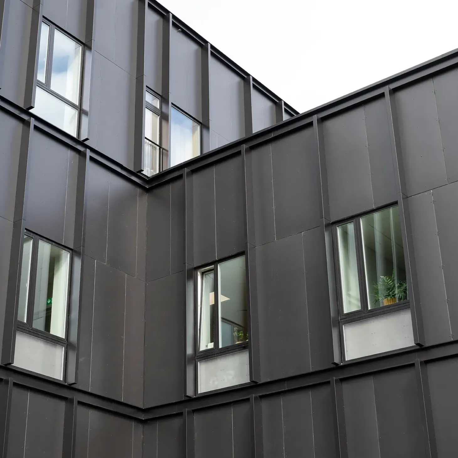 Swisspearl Zenor fibercementplade 8x1192x2500 mm sort