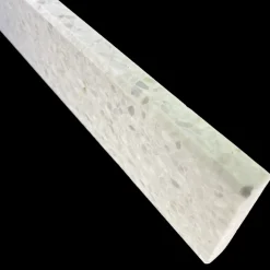 Terrazzo sokkelliste genova slebet overflade og top med fas 40x1,5x7,5 cm