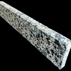 Terrazzo sokkelliste københavn slebet overflade og top med fas 40x1,5x7,5 cm