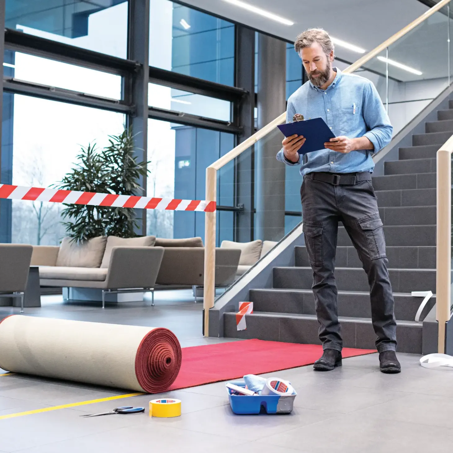 Tesa® Signal Afspærringstape 80 mm x 100 m rød-hvid