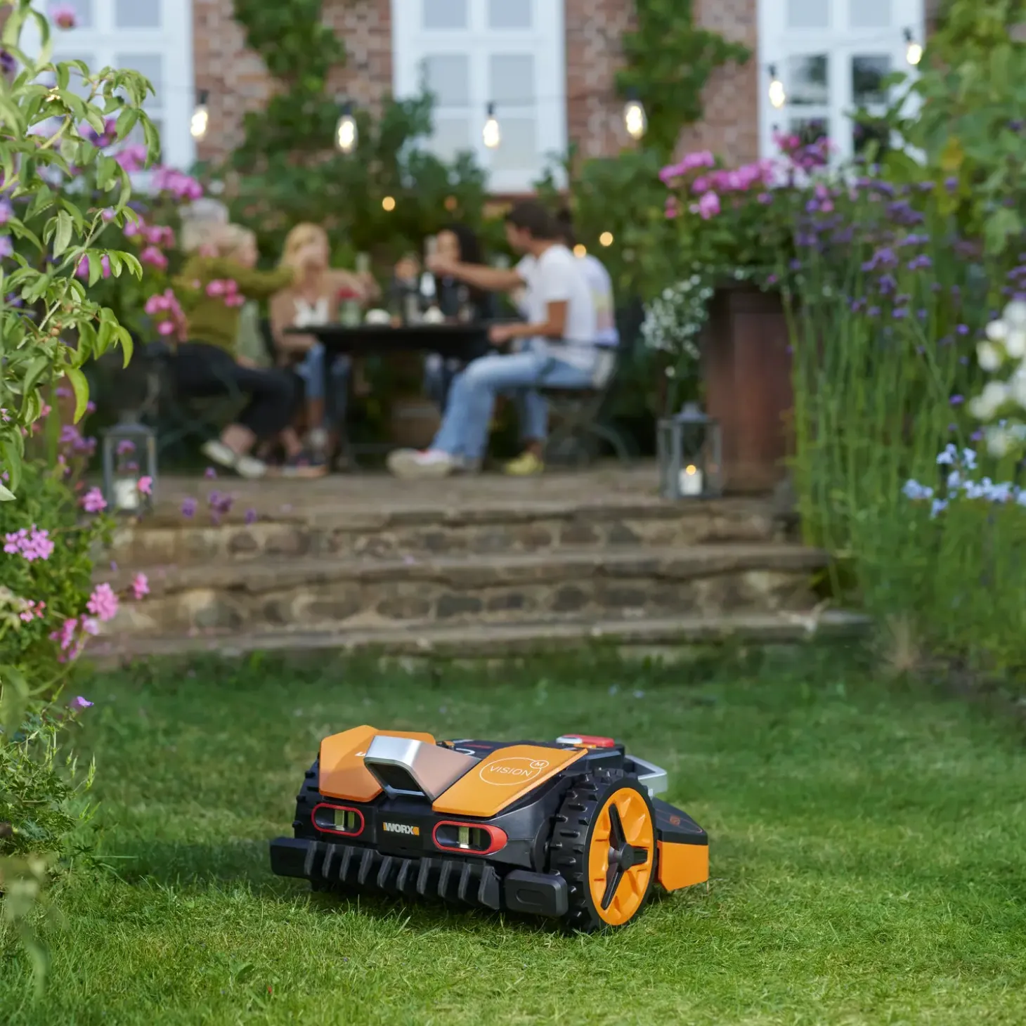 Worx Vision WR216E robotplæneklipper 1600 m² inkl. garage